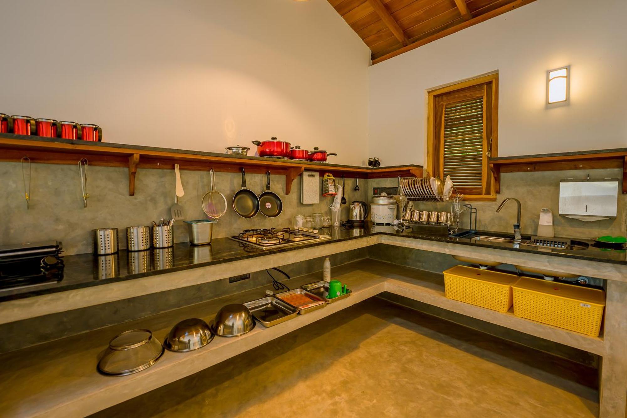 Sixth Sense Hostel أونا واتونا المظهر الخارجي الصورة