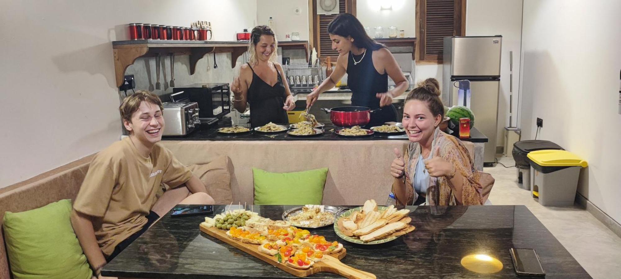 Sixth Sense Hostel أونا واتونا المظهر الخارجي الصورة